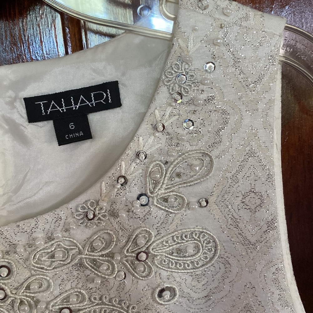 NWT , Tahari white Brocade design embroidered dress , 6 - Picture 3 of 6